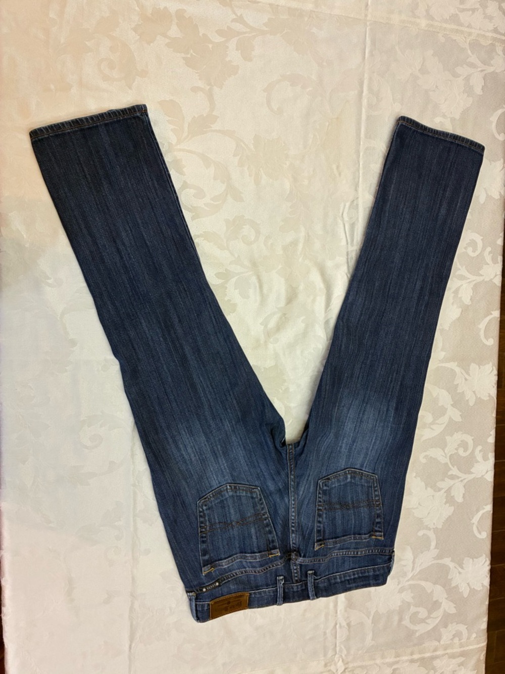 Women’s Lucky Brand Distressed Leopard Hand-Sewn Patched Blue Jeans, Size 6/28 - Picture 5 of 13